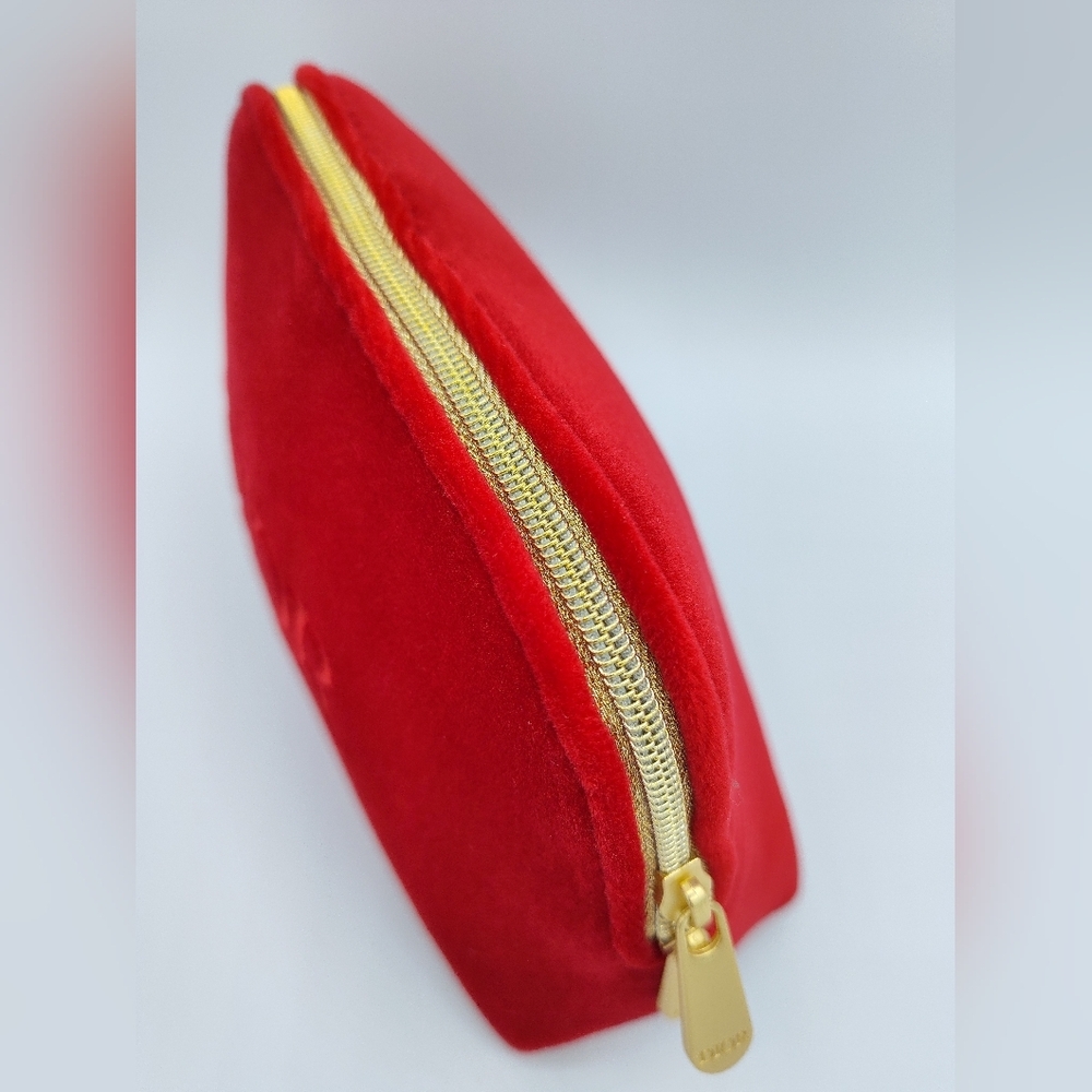 2024 DIOR Red Velvet Beauty Pouch Gold Zips Holiday VIP Cosmetic Bag NWOT - Picture 3 of 10